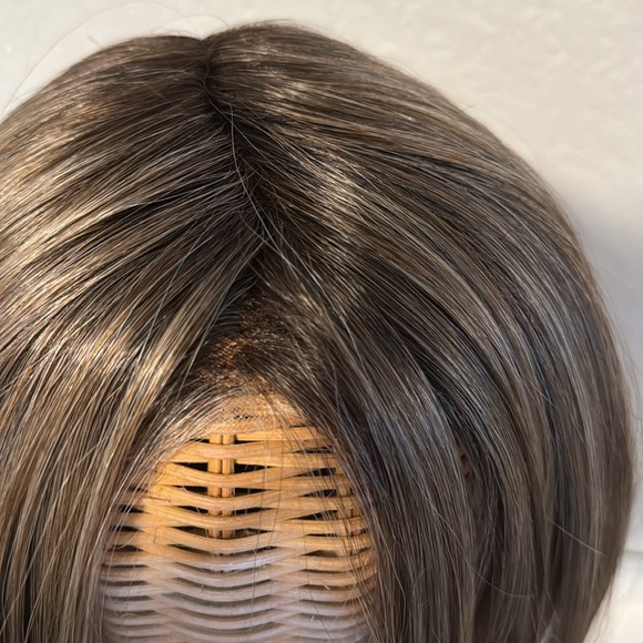 Never worn RW On Point RL12/22SS SS Cappuccino HF Lacefront Wig- only tried on - Picture 2 of 7